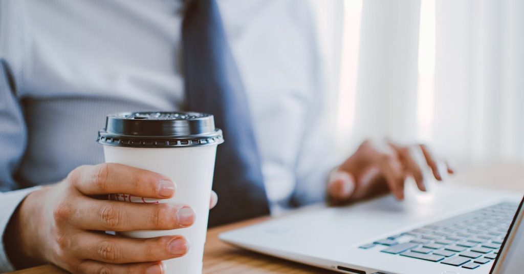 Yrittäjyys - Pienyrityksen talouden mullistus: Tutustu Shopifyn uusiin taloustyökaluihin