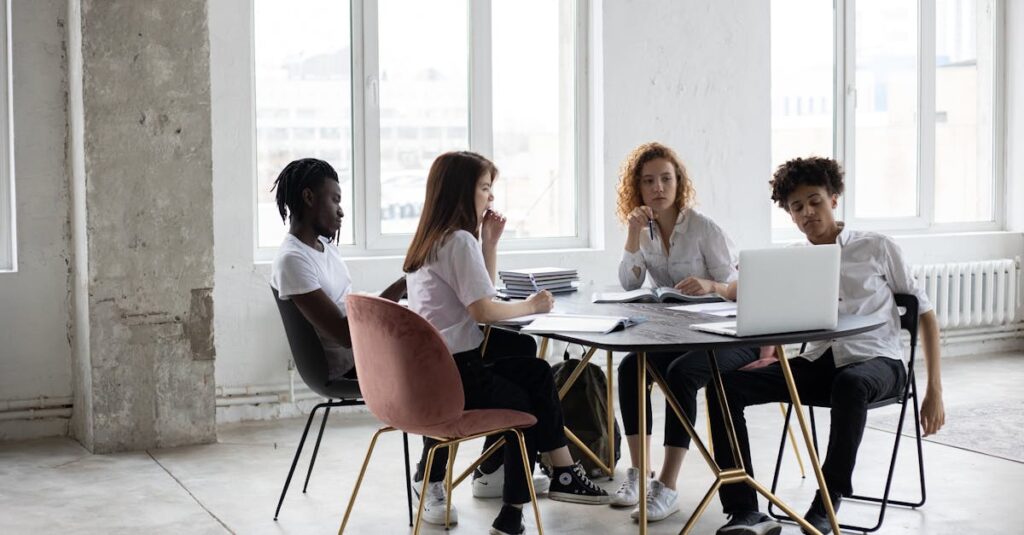 Työelämä - Naisten Työelämän Uusi Aikakausi: Edistysaskeleet ja Kohtaamat Haasteet
