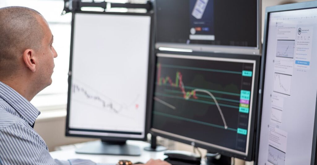 Osakemarkkinat - Osakemarkkinoiden tulevaisuus: Uudet haasteet ja strategiat selviytymiseen